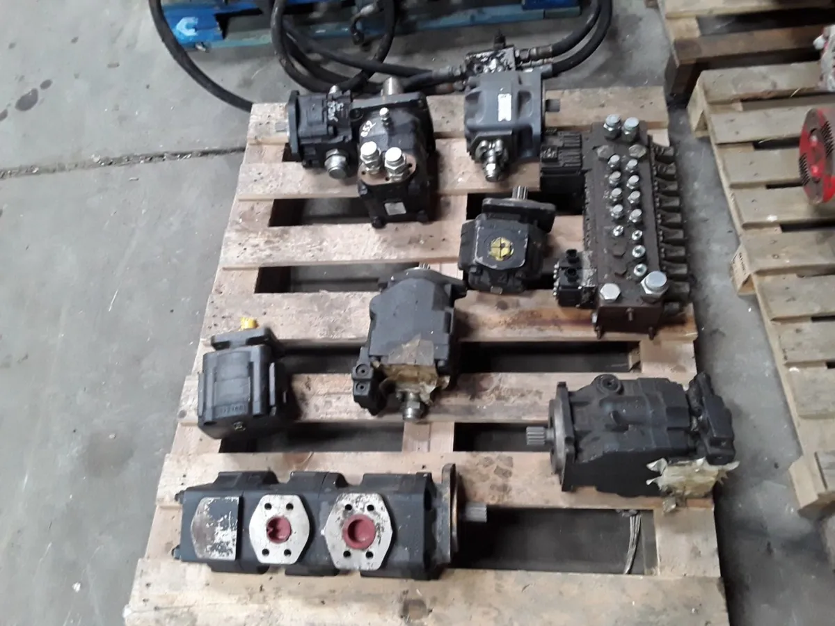 Hydraulic pumps