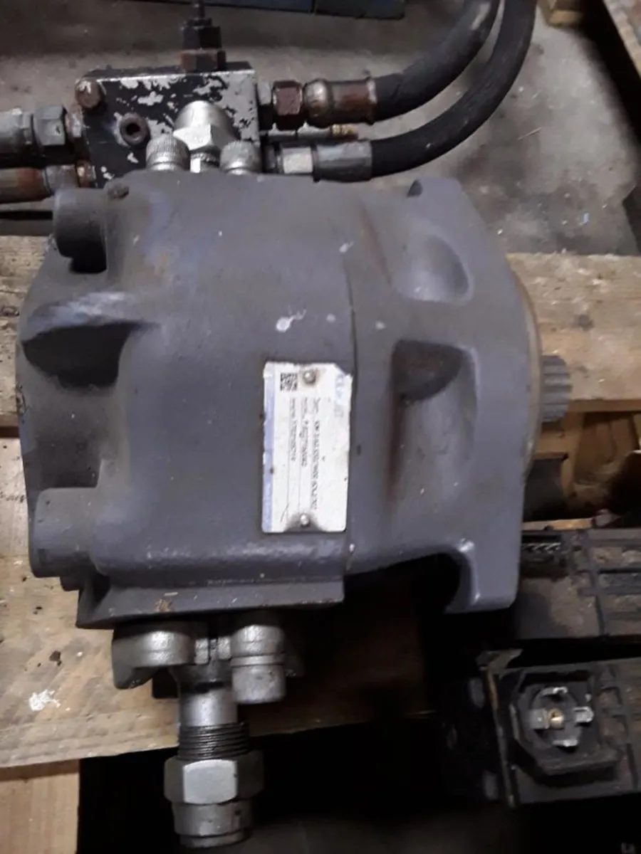 Hydraulic pumps. - Image 3