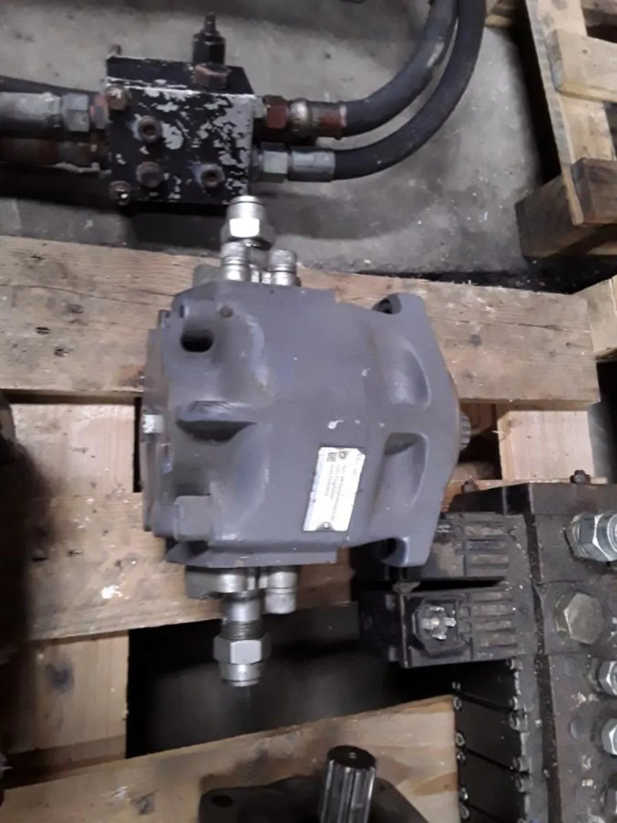 Hydraulic pumps. - Image 4