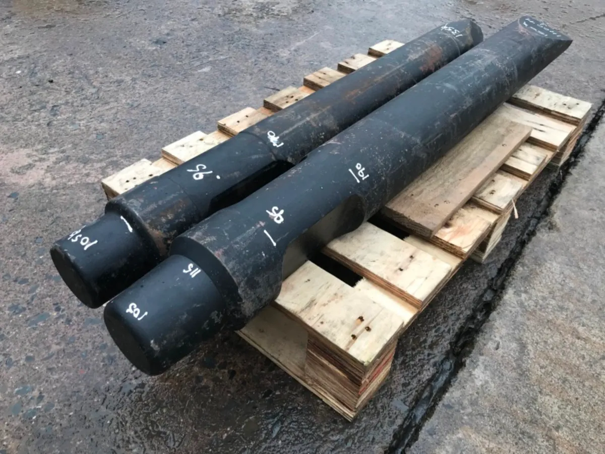 *** HYDRAULIC BREAKER /  HAMMER CHISELS. ****