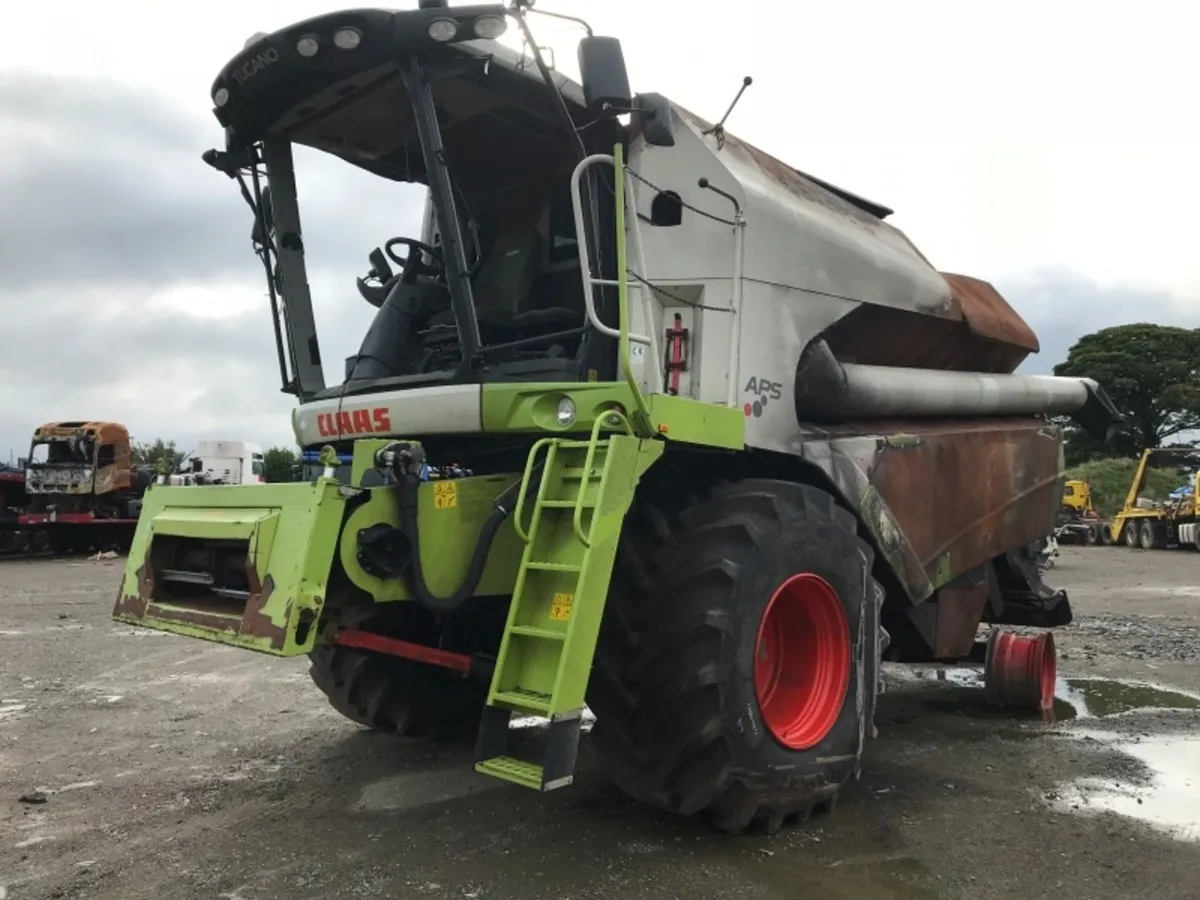 *** CLAAS TUCANO COMBINE  ***