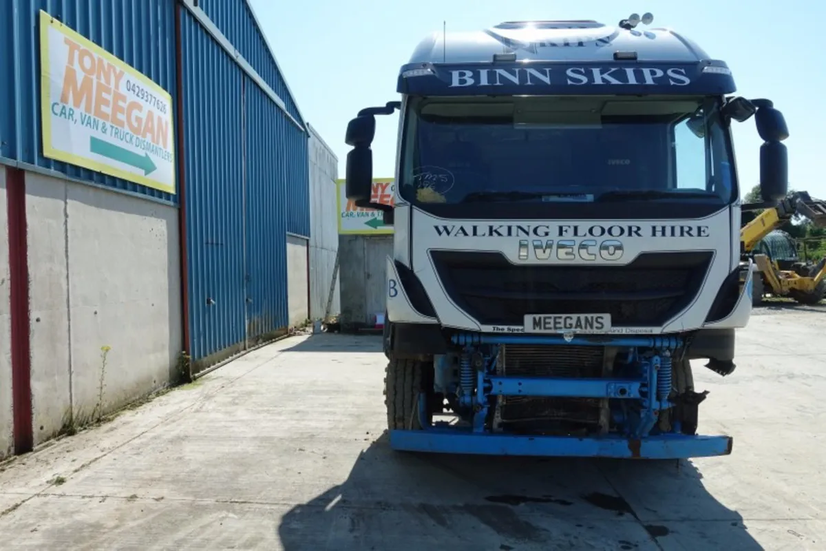 Iveco Stralis At440s46t/p S-a..... parts AND Spar - Image 3