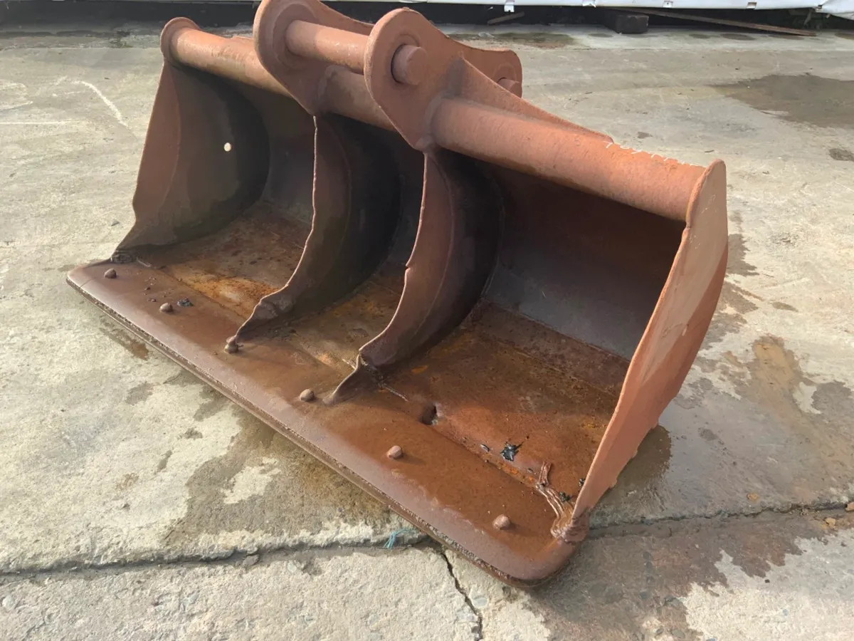 ***  72" GRADING BUCKET.........80mm PINS """ - Image 1
