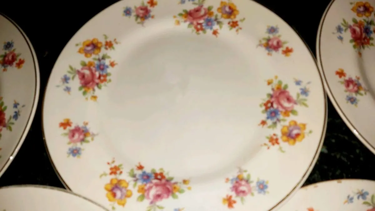 Antique ARKLOW dinner set - Image 2