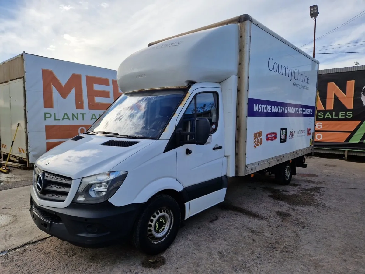 Mercedes sprinter deals breaking for parts
