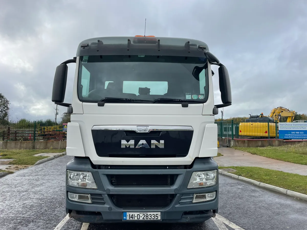 Man 8x4 Hookloader - Image 2