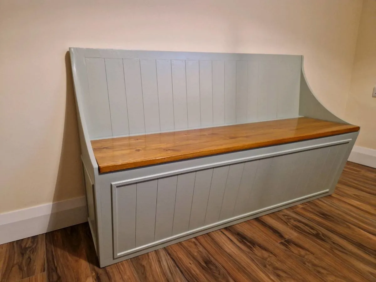 Kitchen bench with storage