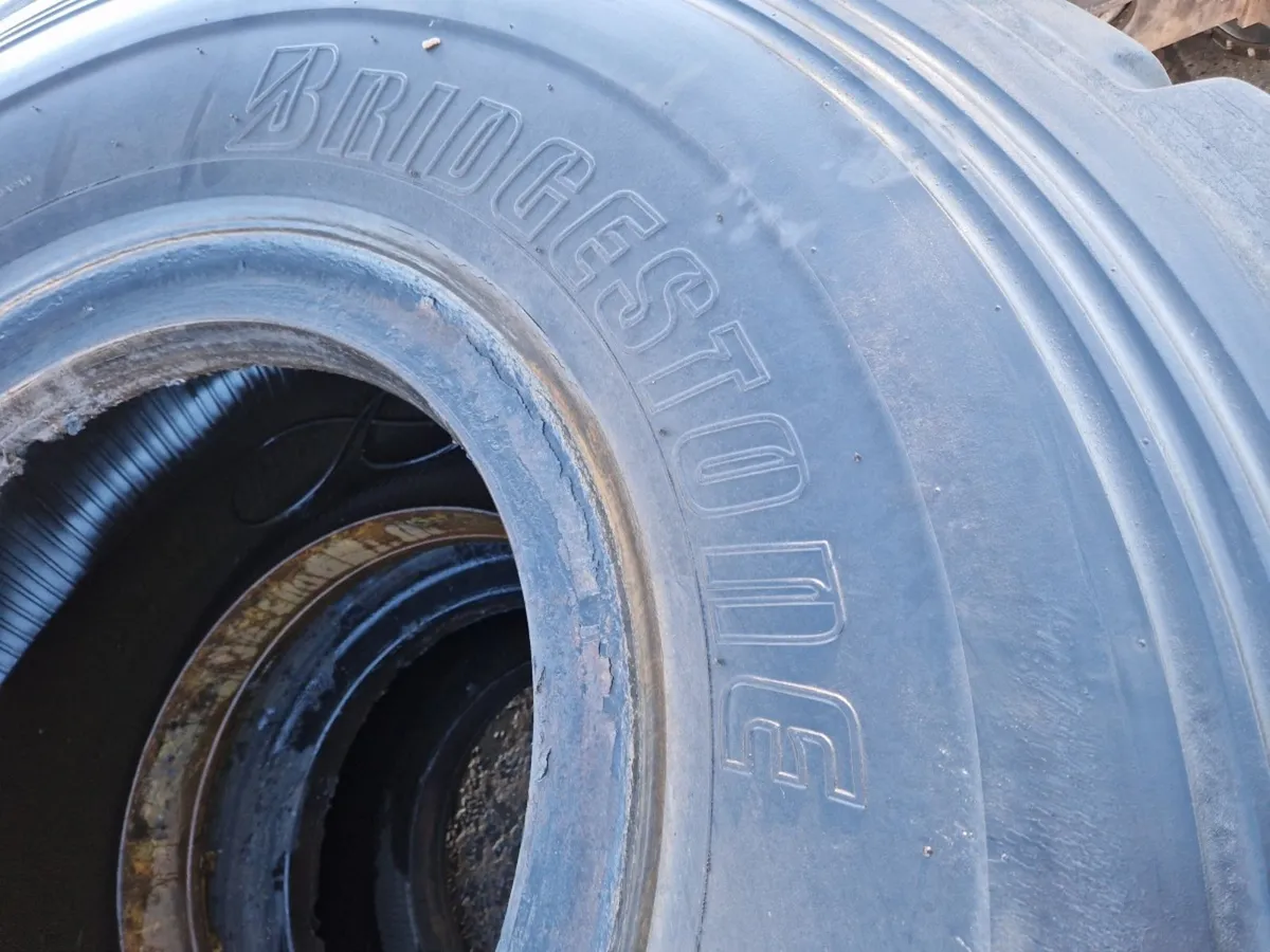 Dumper tyres 33.5 R 33 - Image 3