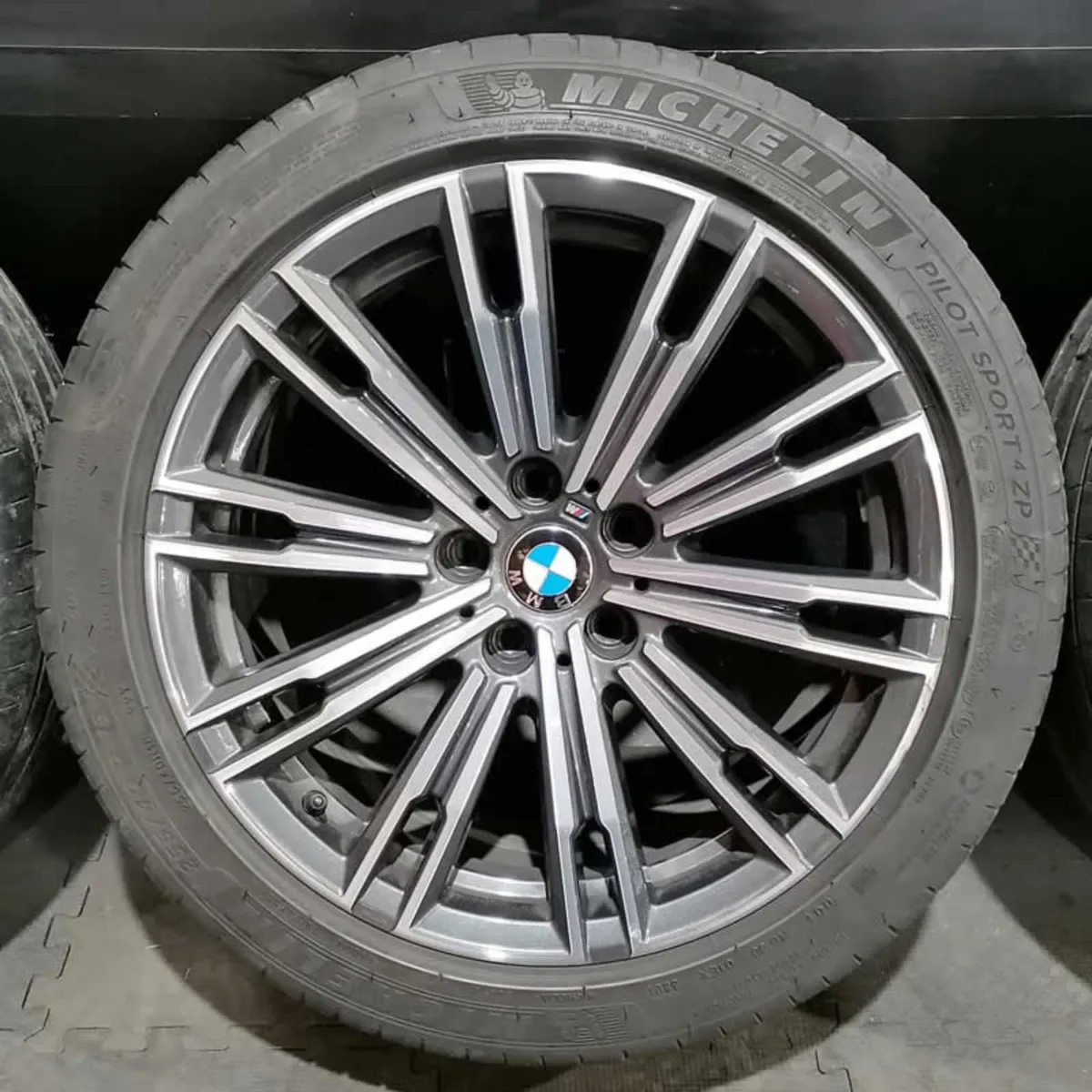 18" GENUINE OEM BMW 790M 3 SERIES WHEELS & TYRES 5 - Image 4