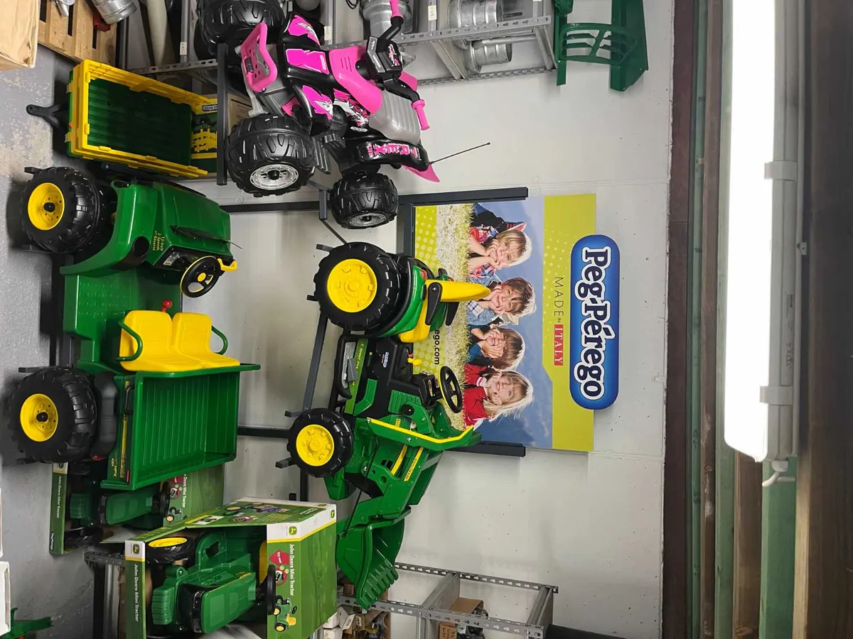 Peg Perego Electric John Deere Gator - Image 4