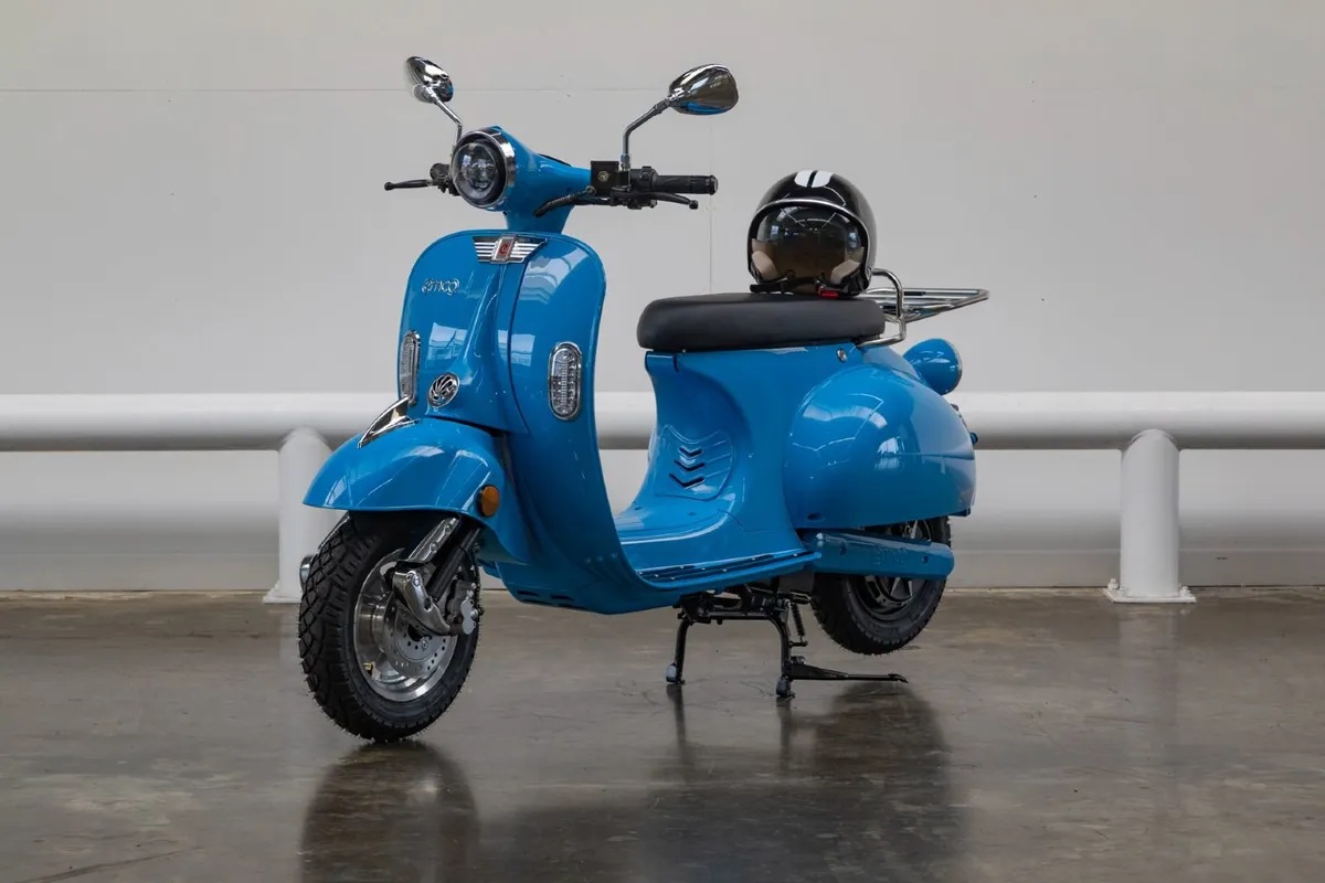 emco: Nova - Retro Style All-Electric Moped - Image 1