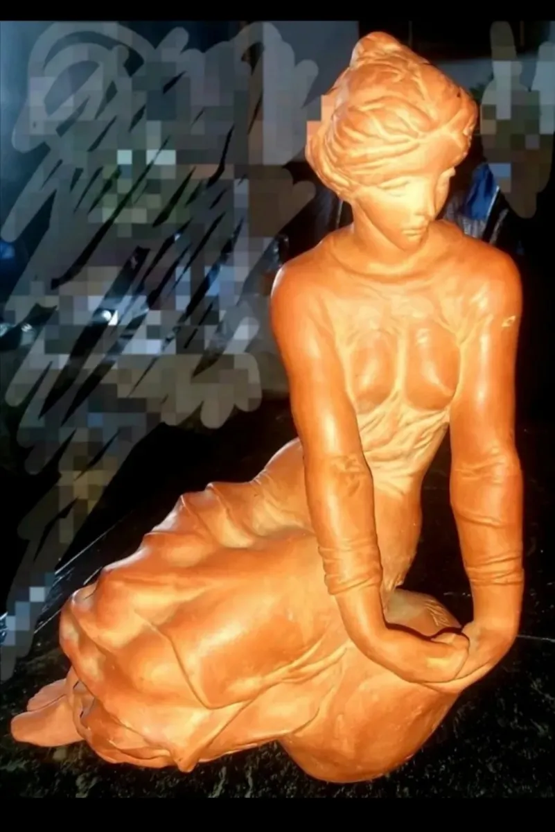 Large Stunning terracotta statue signe - Image 1