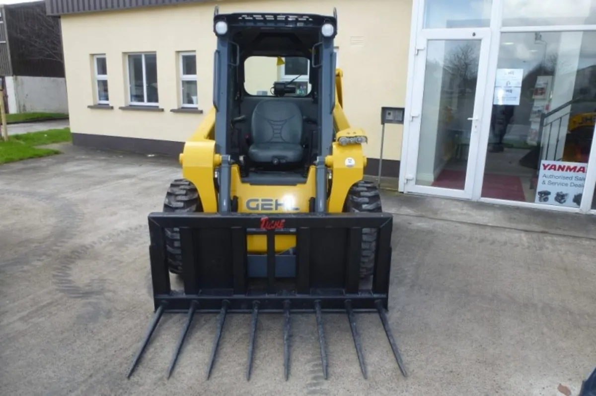 GEHL Skid Steers - Image 3