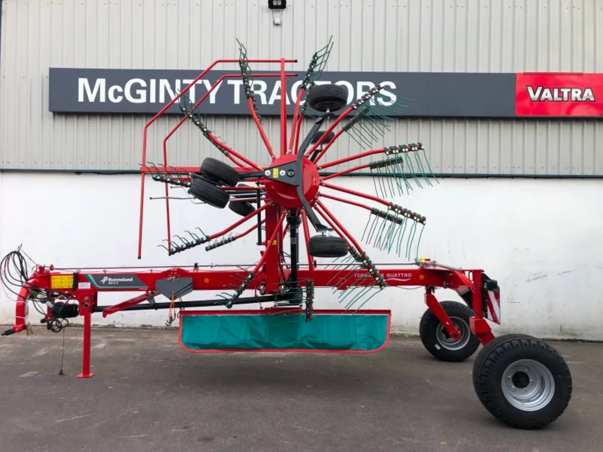 New Kverneland 9472C Twin Rotor Rake - Image 1