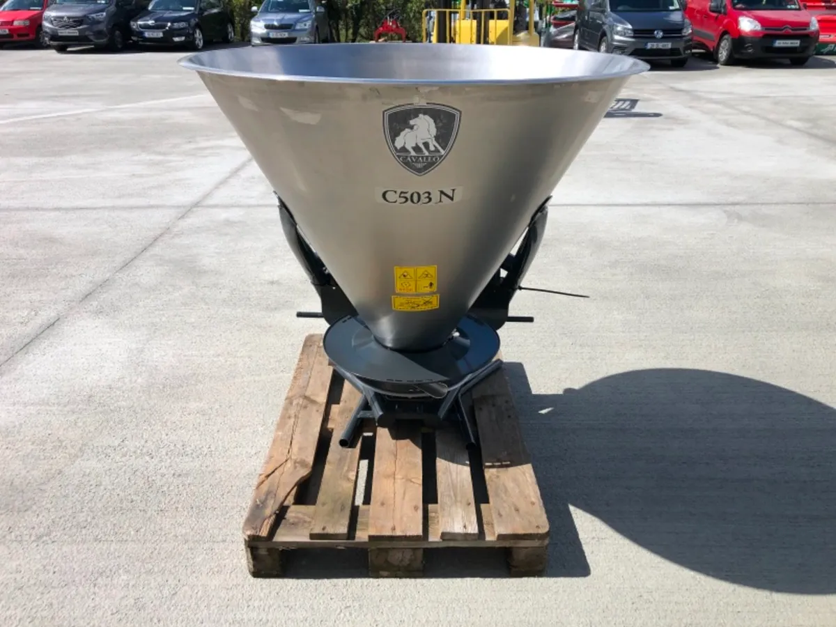 CAVALLO C503N FERTILISER SPRADER - Image 4