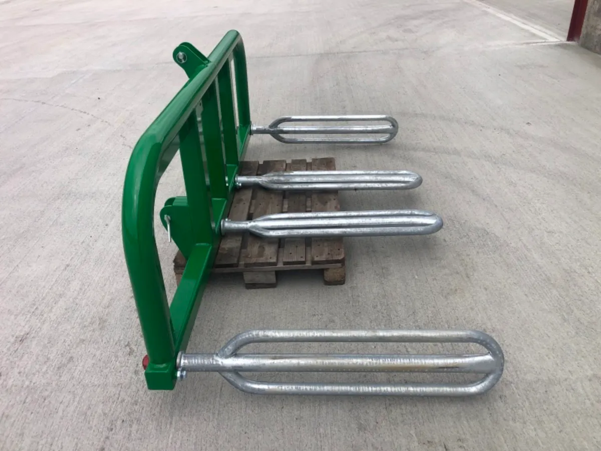 New Cashel Duck Foot Double Bale Stacker - Image 3