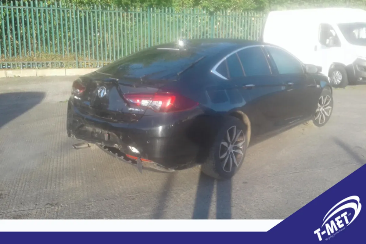 Vauxhall Insignia, 2017 BREAKING FOR PARTS - Image 1