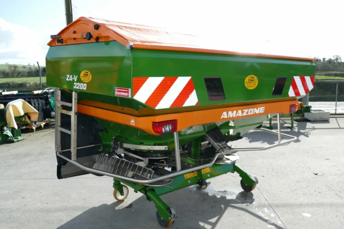 Amazone ZAV GPS Spreaders - Image 3