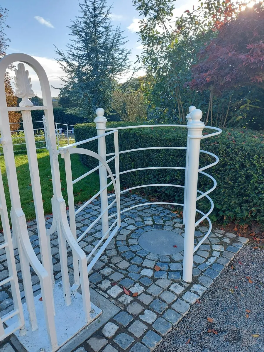 Estate Fencing & Gates - Image 3