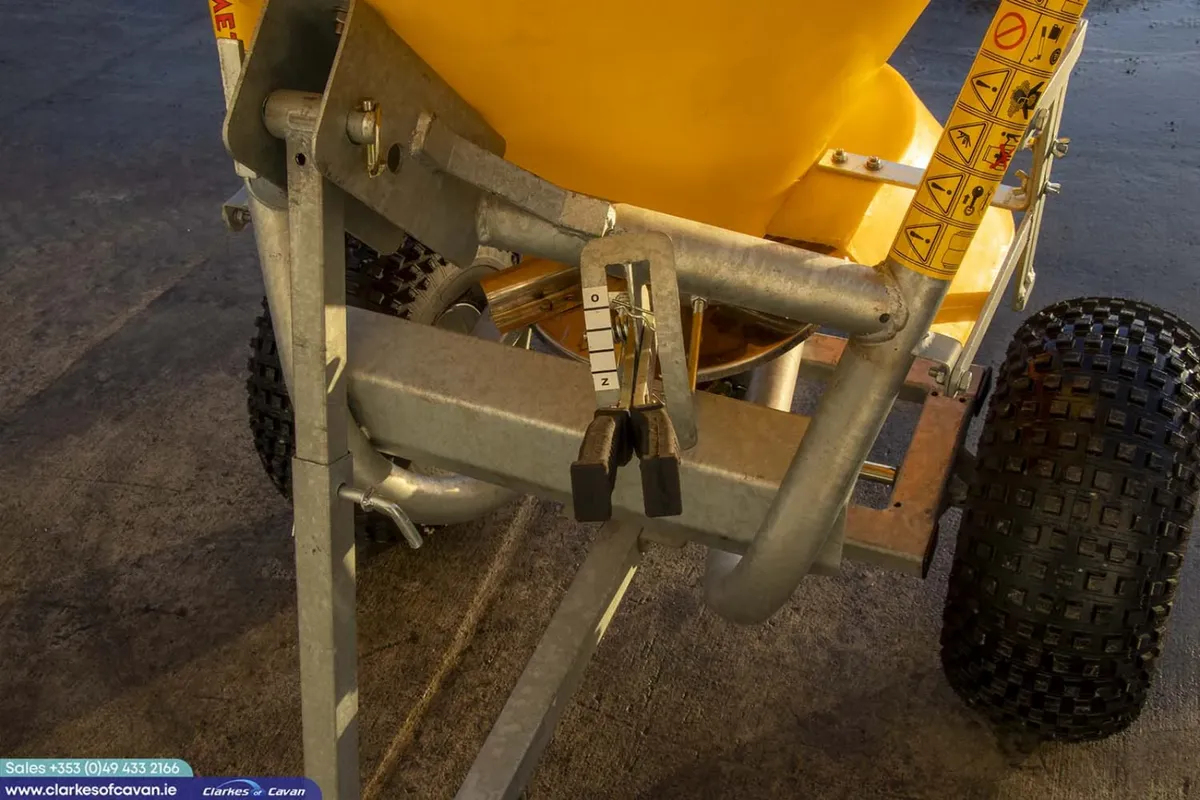 New Jarmet  Salt Spreader - Image 3