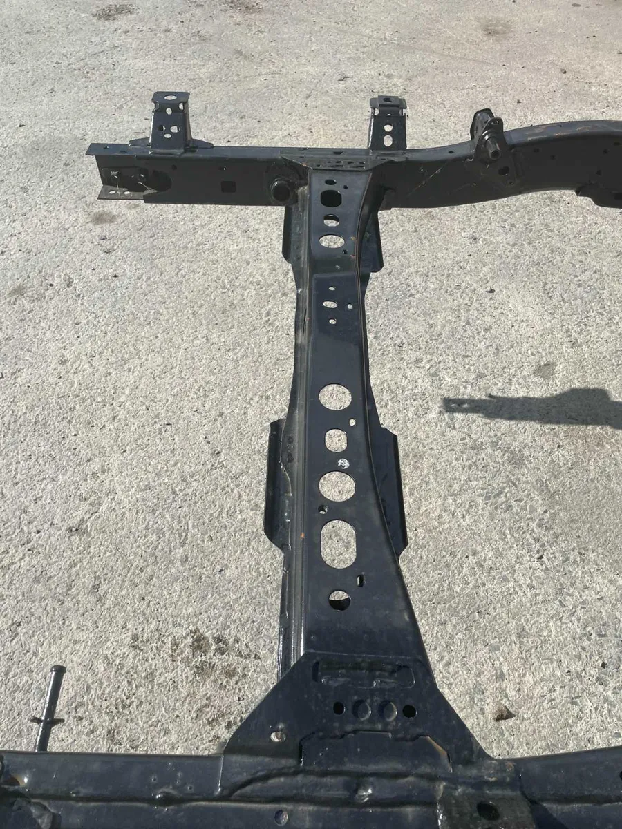 Toyota Hilux Chassis **Like New** - Image 4