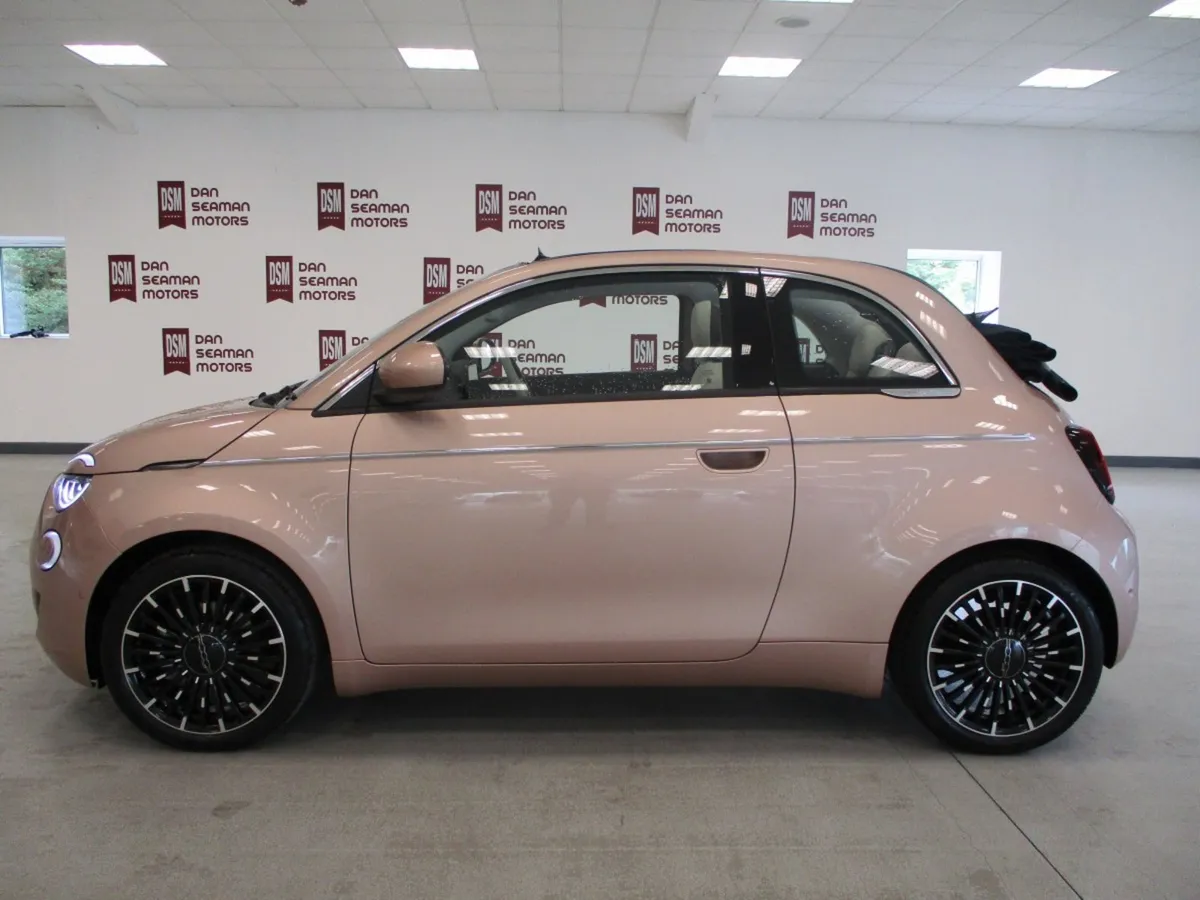 SAVE €2500 Fiat 500eCABRIO- 242 OFFER-4.9% FINANCE - Image 1