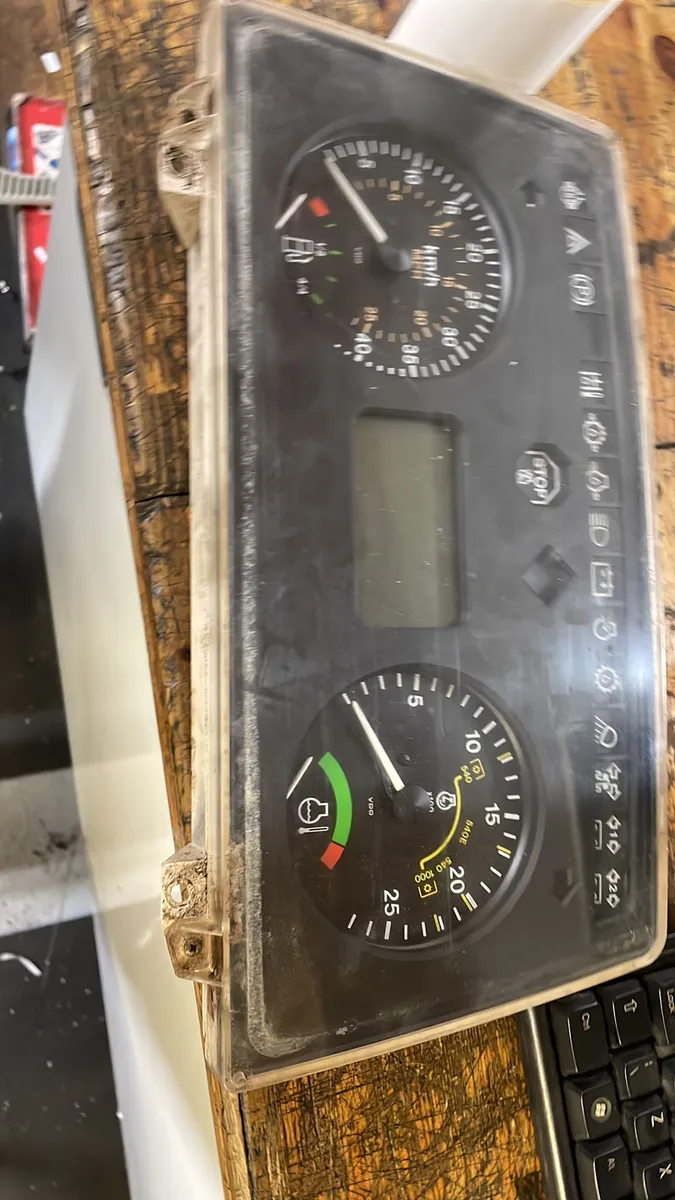 Fendt  Favotit Speedo LCD repair - Image 4