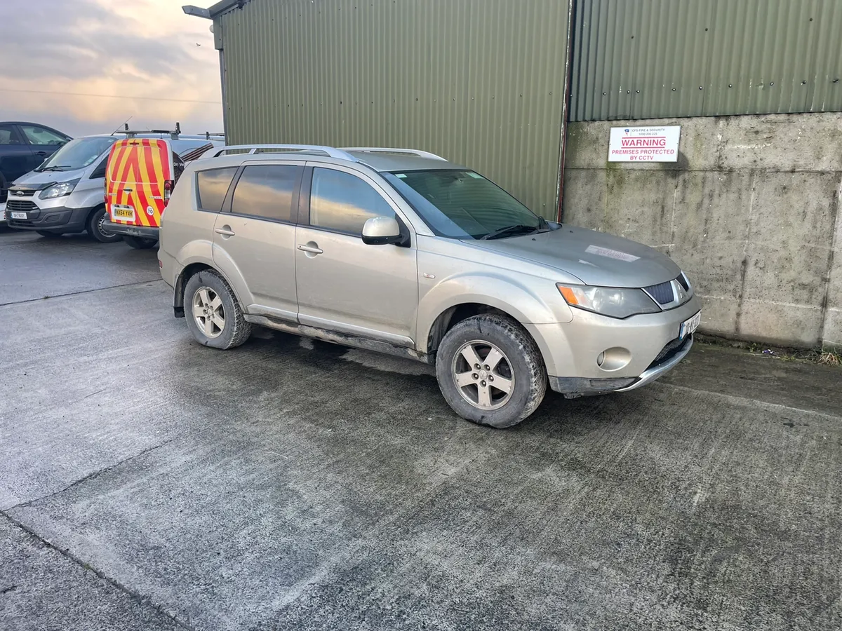 2010 Mitsubishi Outlander diesel for dismantling