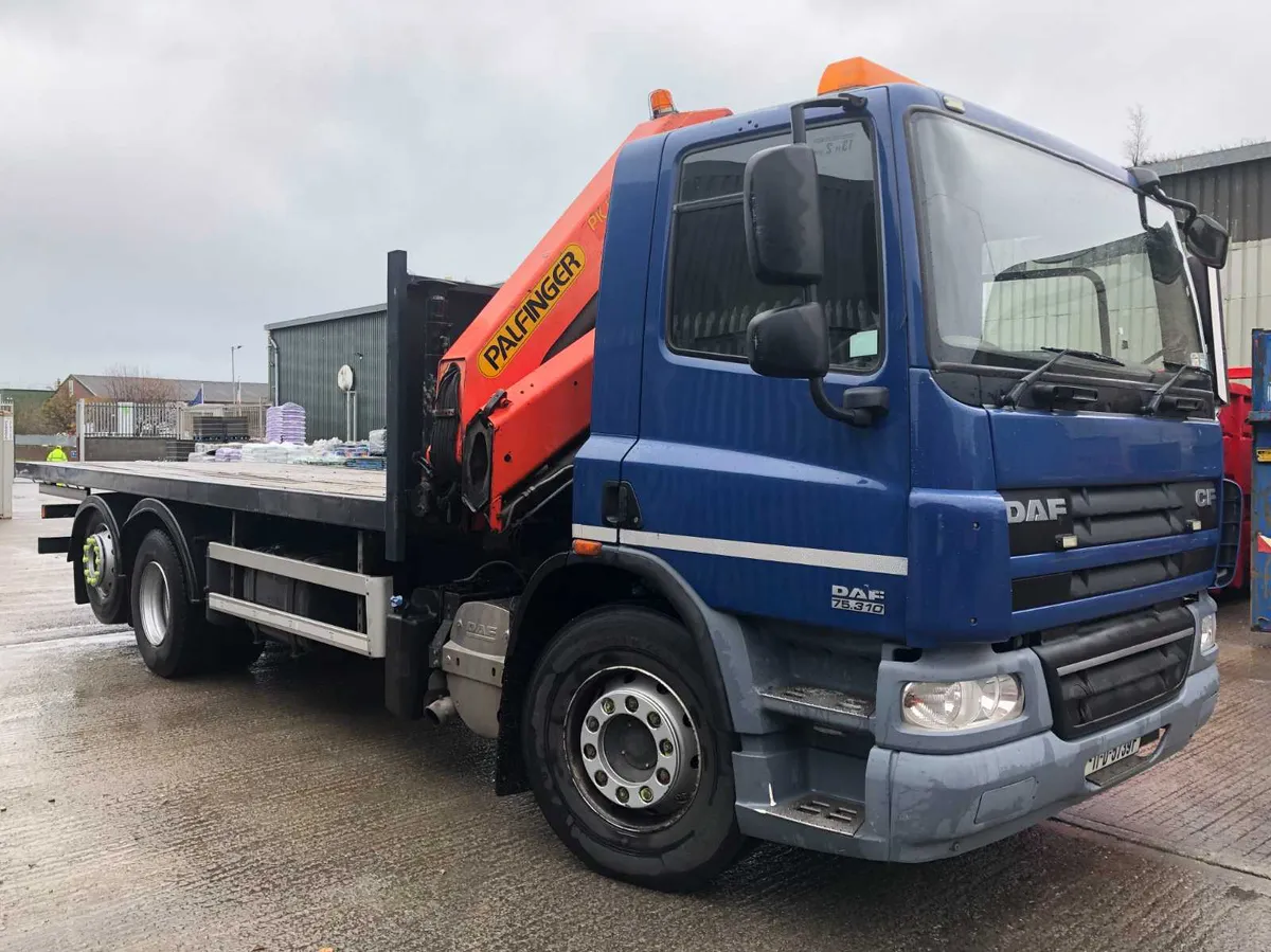 26T DAF Flatbed Truck With Crane - For hire - Image 1