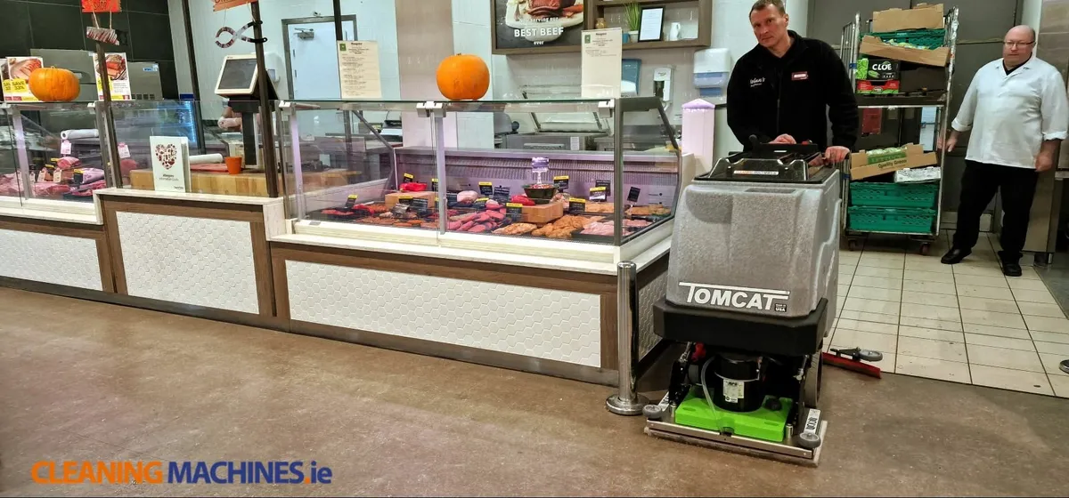 Tomcat carbon 24E floor scrubber dryer - Image 2