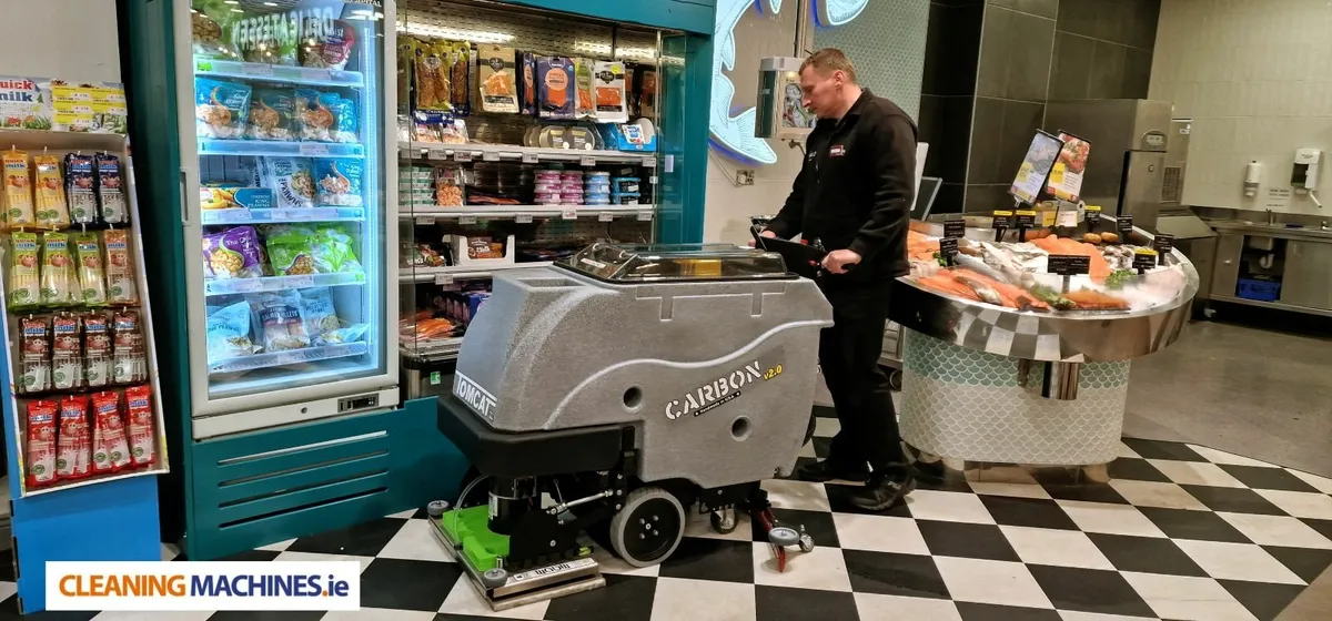 Tomcat carbon 24E floor scrubber dryer - Image 3