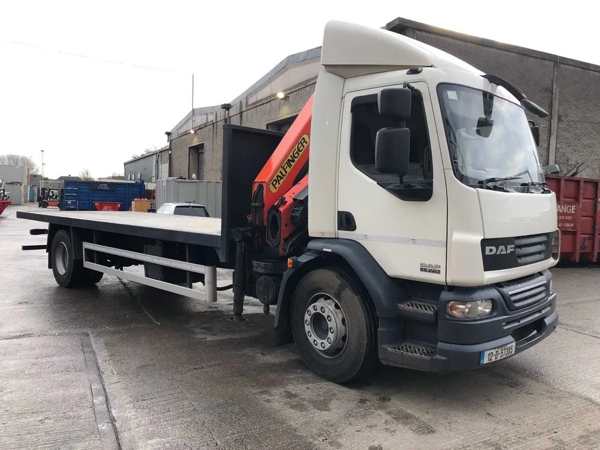 DAF LF55 18T FlATBED WITH CRANE FOR HIRE - Image 1