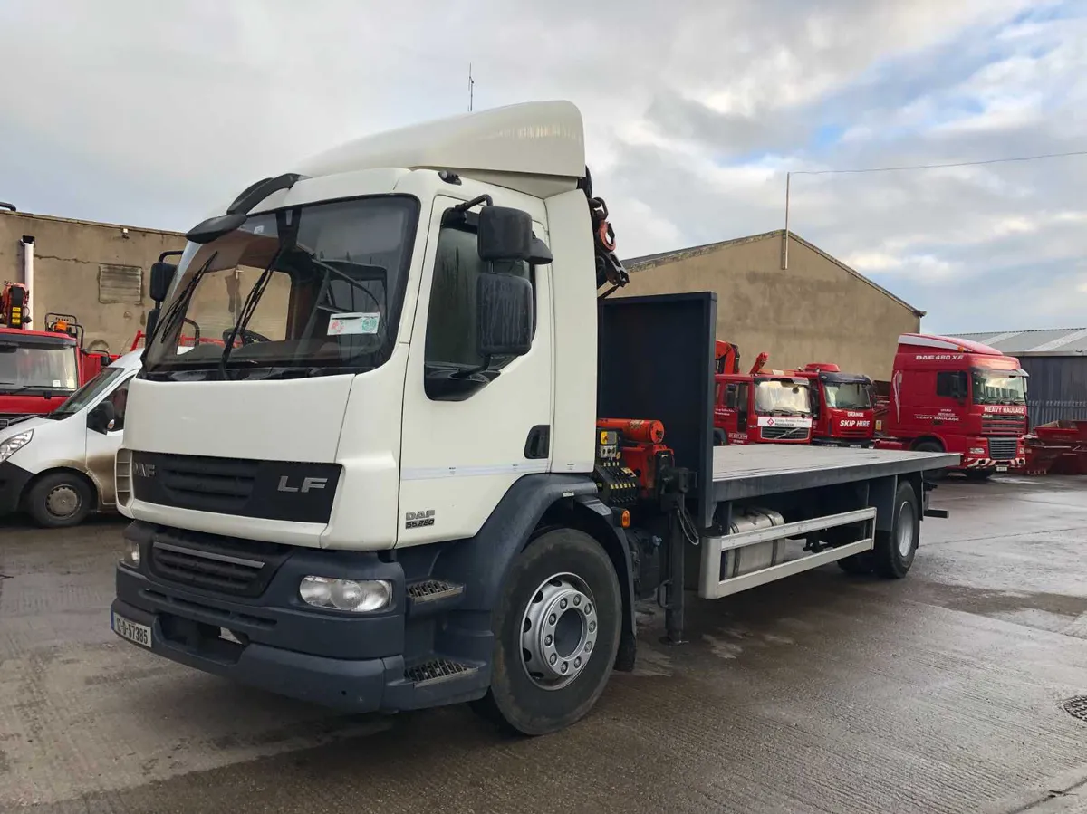 DAF LF55 18T FlATBED WITH CRANE FOR HIRE - Image 2