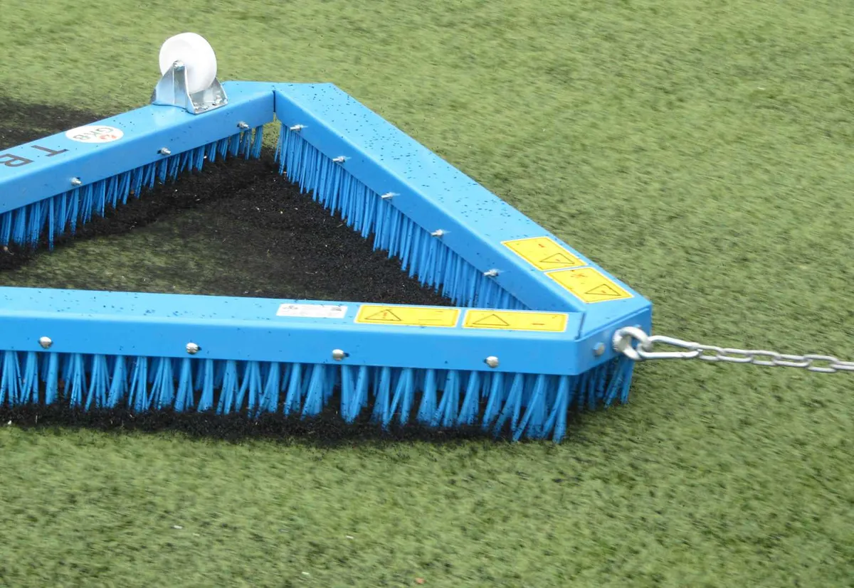 GKB 180 Brushes for Artificial Grass - Image 1