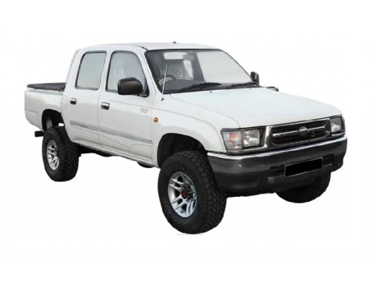 Toyota Hilux 1997-2005 Rear Bumper Chrome - Image 2