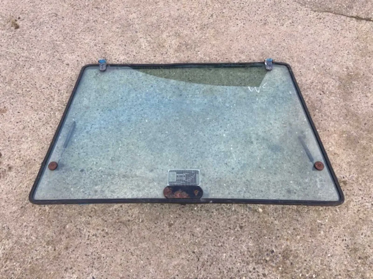 AP Cab Windscreen suit Ford 4610.5610.... - Image 3