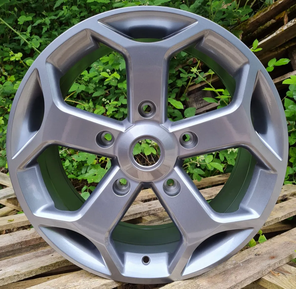 18” grey transit alloys & tyres & nuts