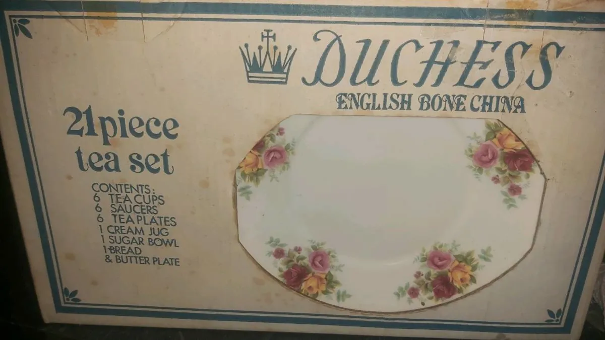 New DUCHESS Roses teaset 21 pcs - Image 1