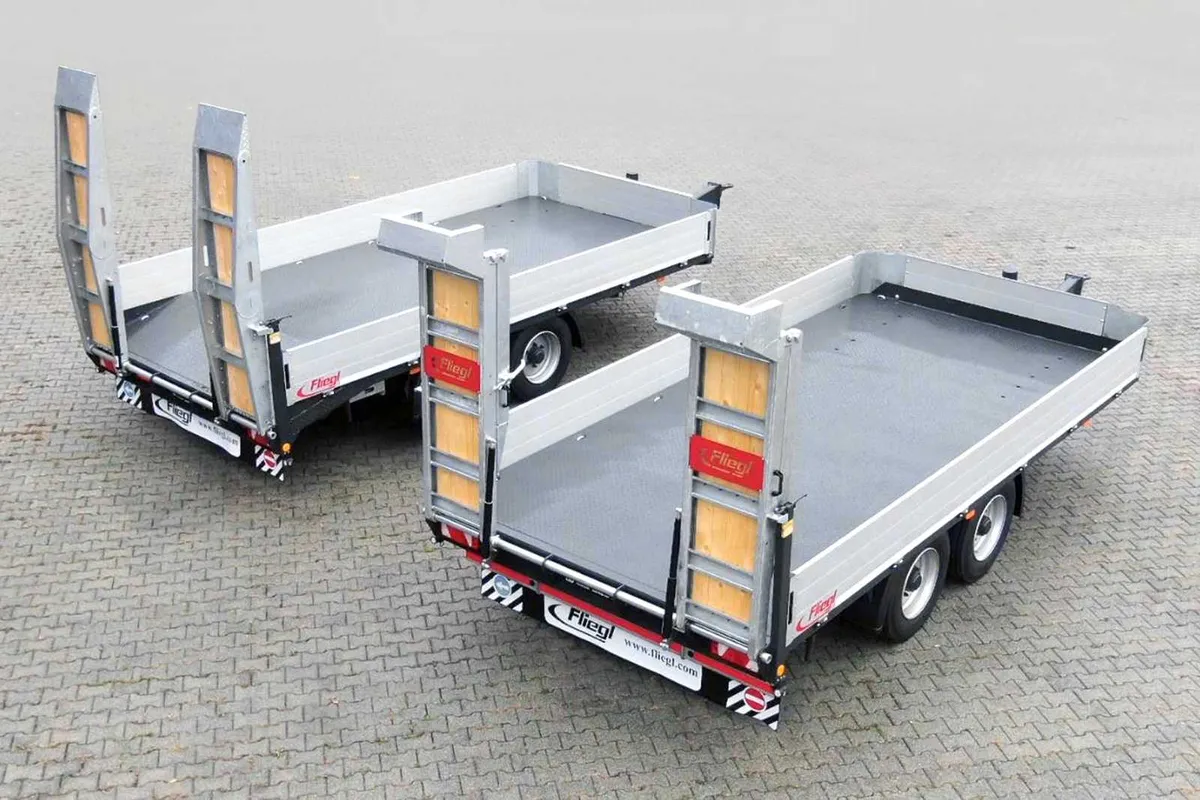 Fliegl 12t beavertail plant trailer - Image 3