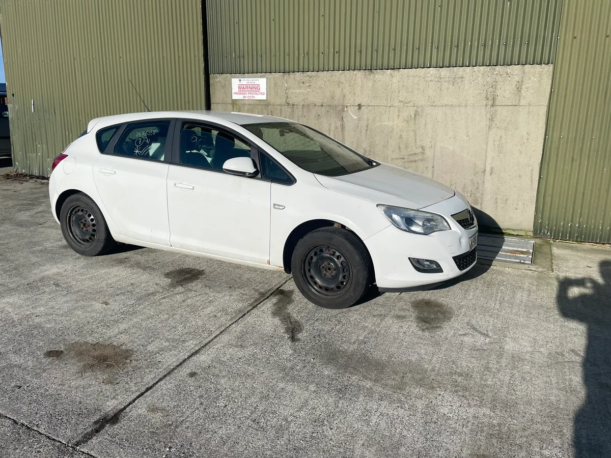 2011 opel Astra 1.3 diesel for dismantling