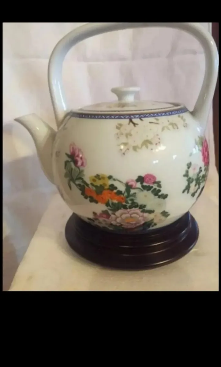 Franklin Mint Japanese teapot - Image 1