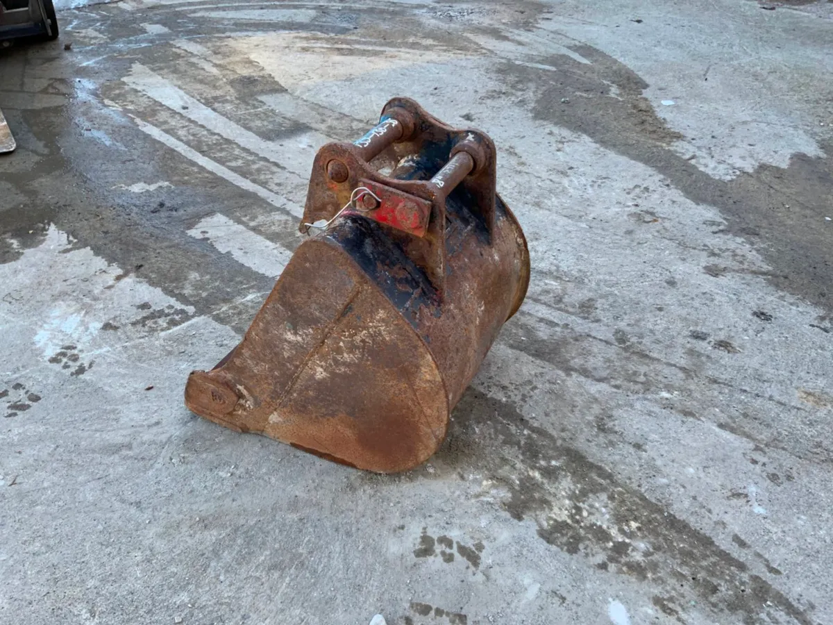 *** 18" MINI DIGGER BUCKET....35mm PINS .....1143 - Image 4