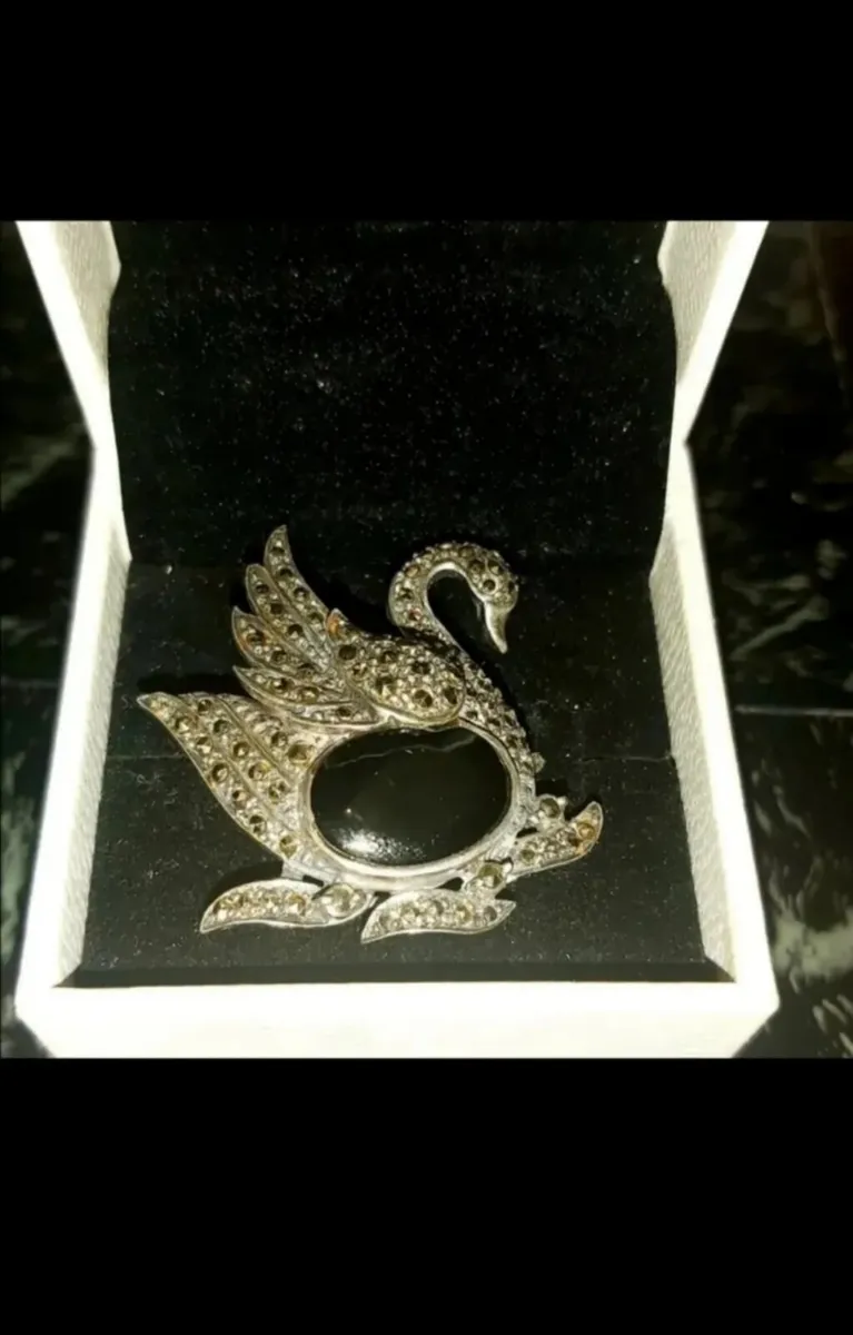 Vintage Sterling silver Swan with black onyx - Image 1
