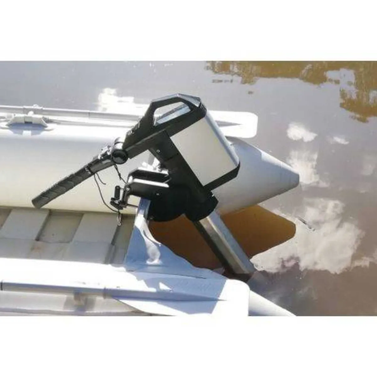 PULSAR 3.0 HP Electric Outboard 29.6v - Image 1