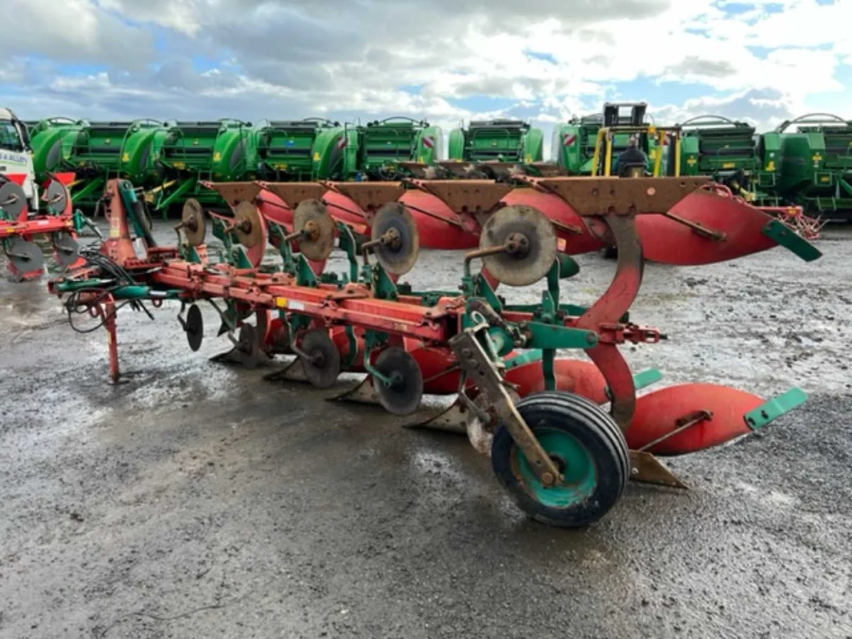 Kverneland 5F ES Plough