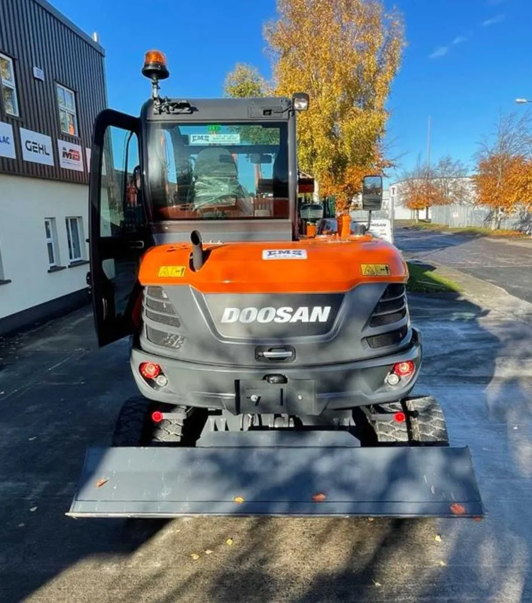 New Doosan Dx57W-7 - Image 3