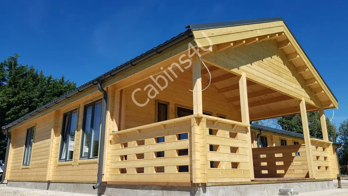 4 bedroom log cabin - Image 1