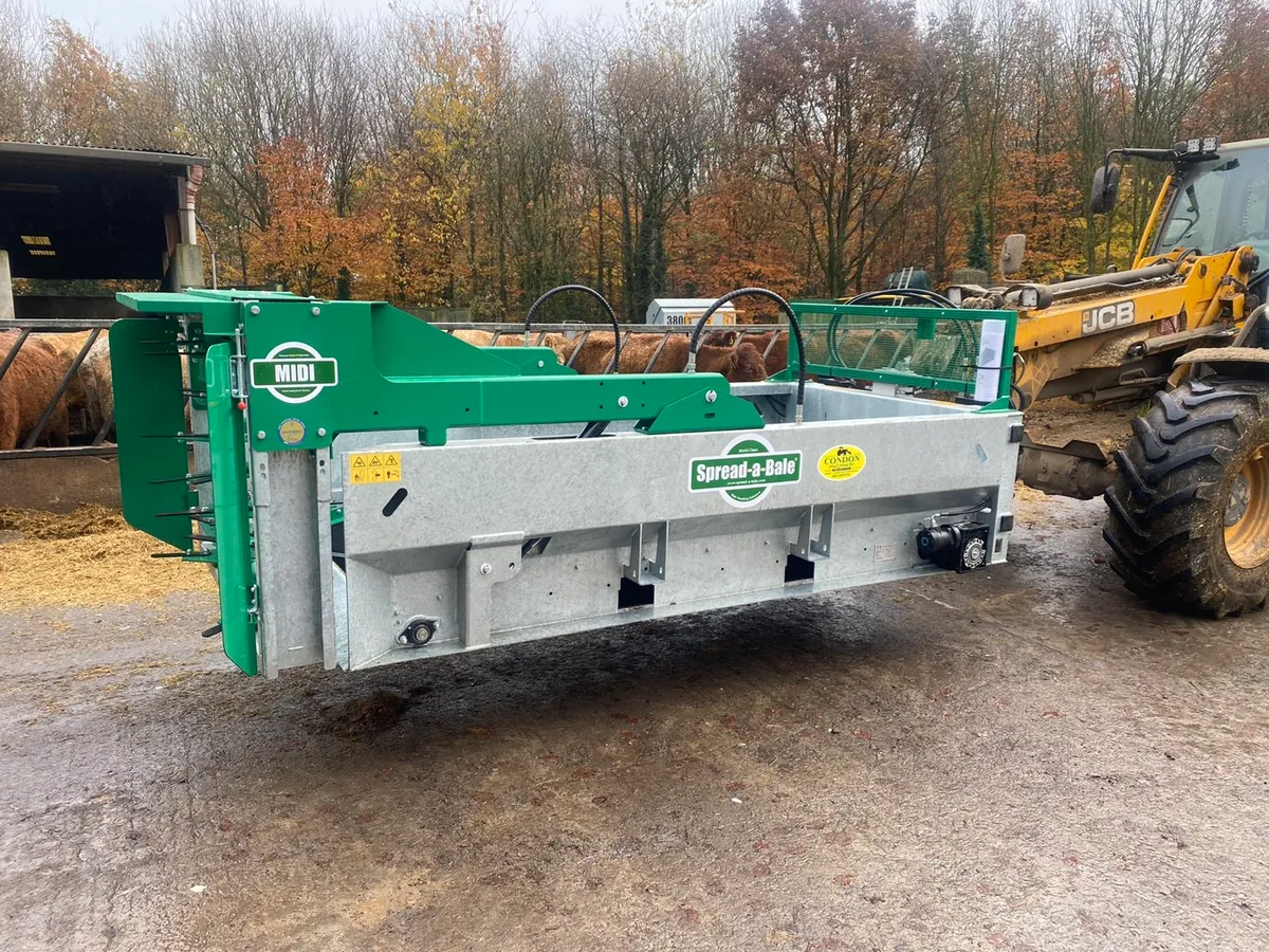 Spread A Bale Straw Spreader