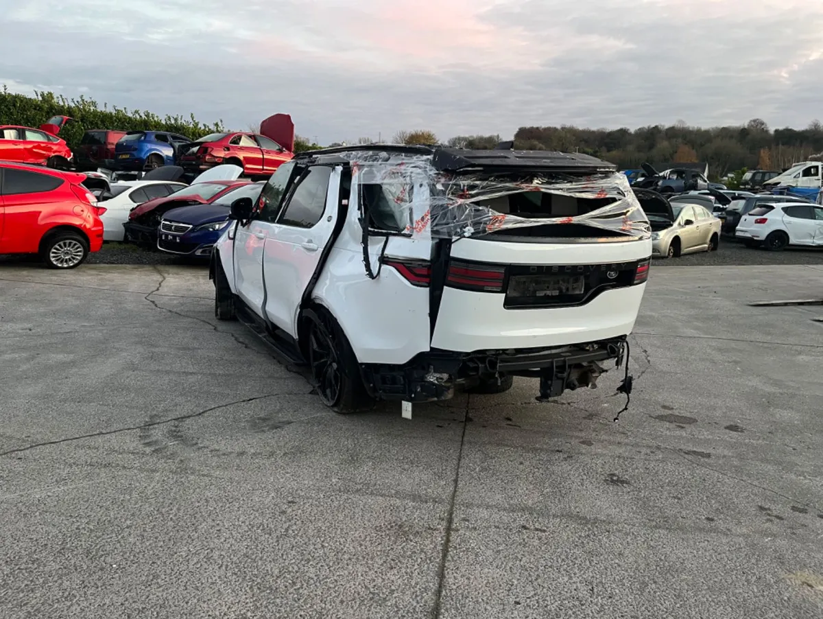 2021 Land Rover discovery 3.0 7 seater - Image 4