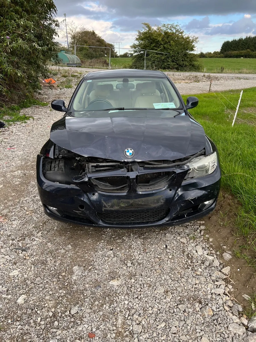 Breaking bmw e90 320d Monacoblue a35/5 - Image 2
